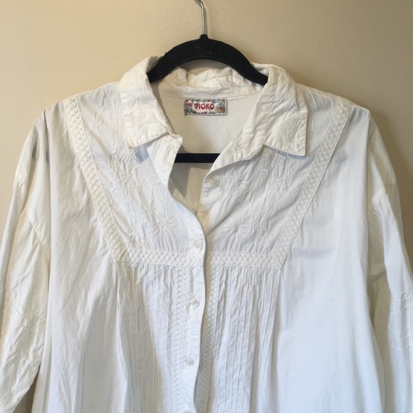 Pioko size large cream coloured unique shirt. - Picture 3 of 12